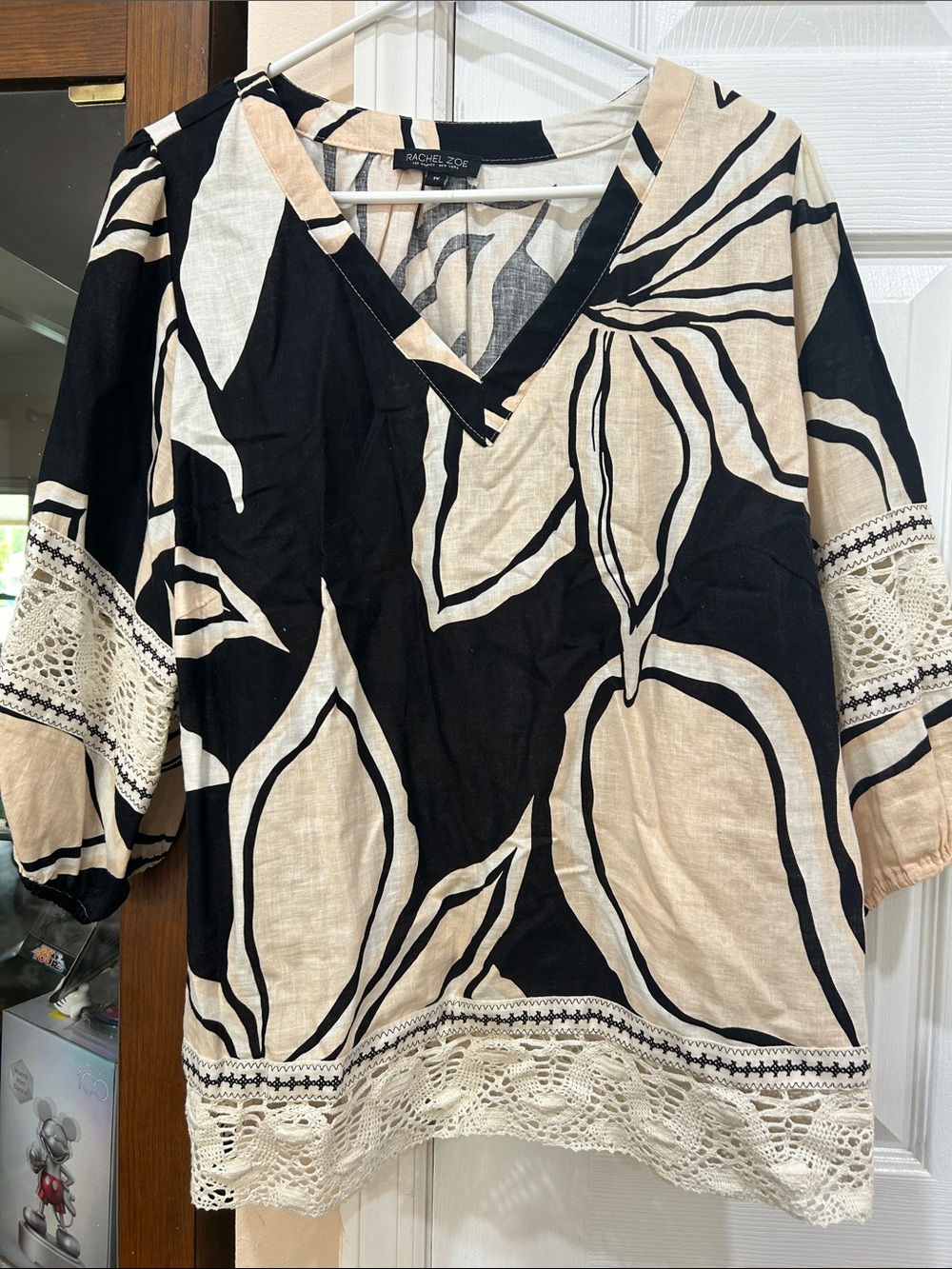 Rachel Zoe Black & Cream Floral Crochet-Trim V-Neck Tunic